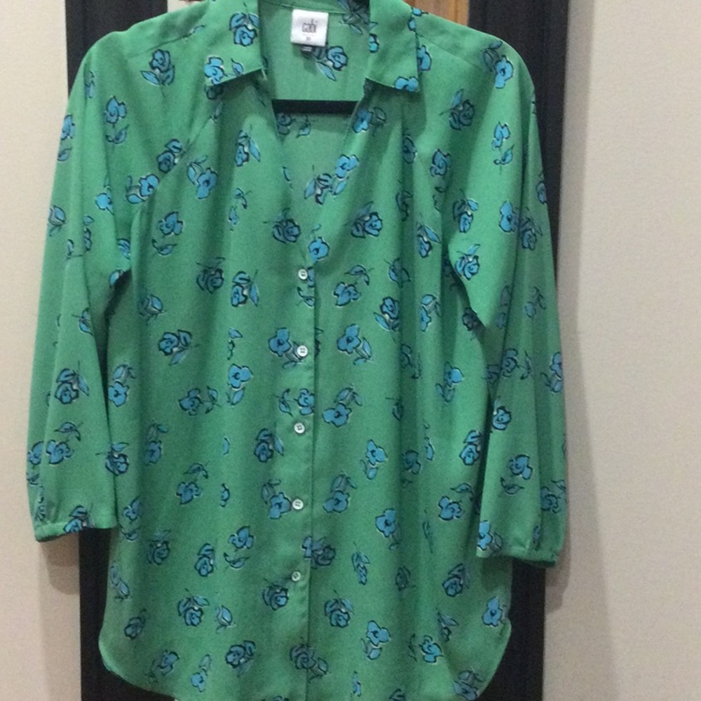 Green Floral Super cute shirt